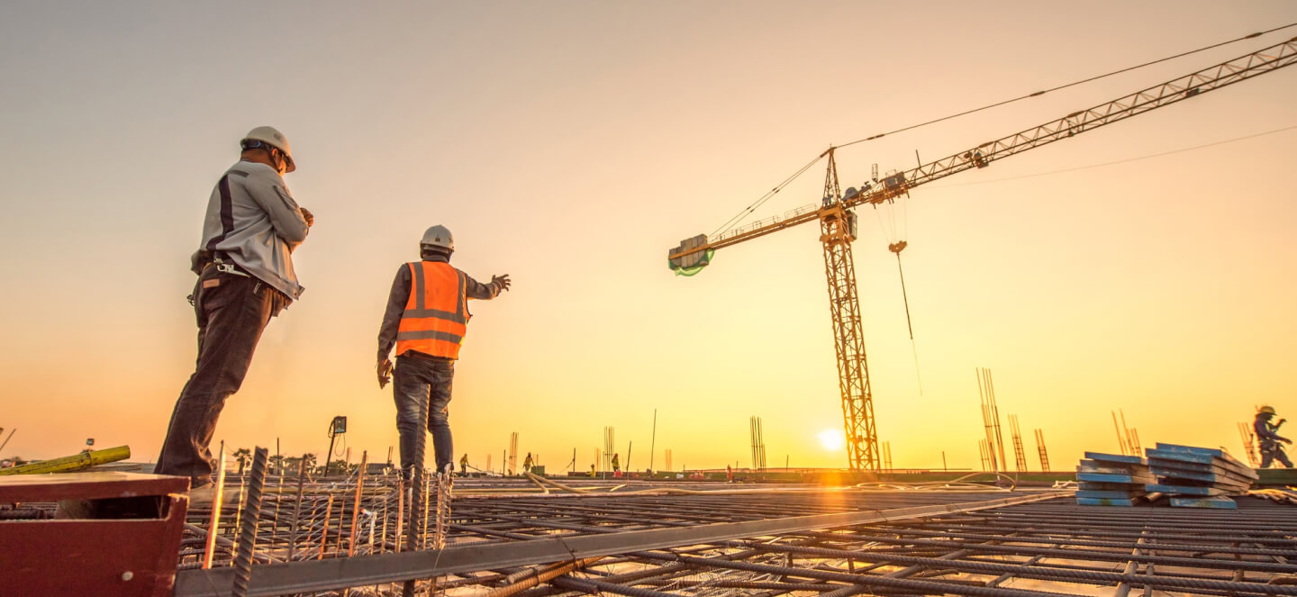 Șantier construcții industriale AGM Construct – macara